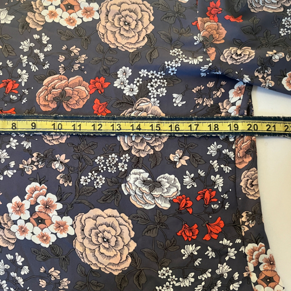 LOFT Dark Navy Floral Lightweight Shirt Blouse Small - Picture 10 of 10